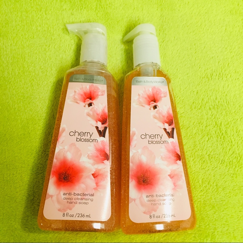 Bath & Body Works Cherry blossom 8oz hand soap